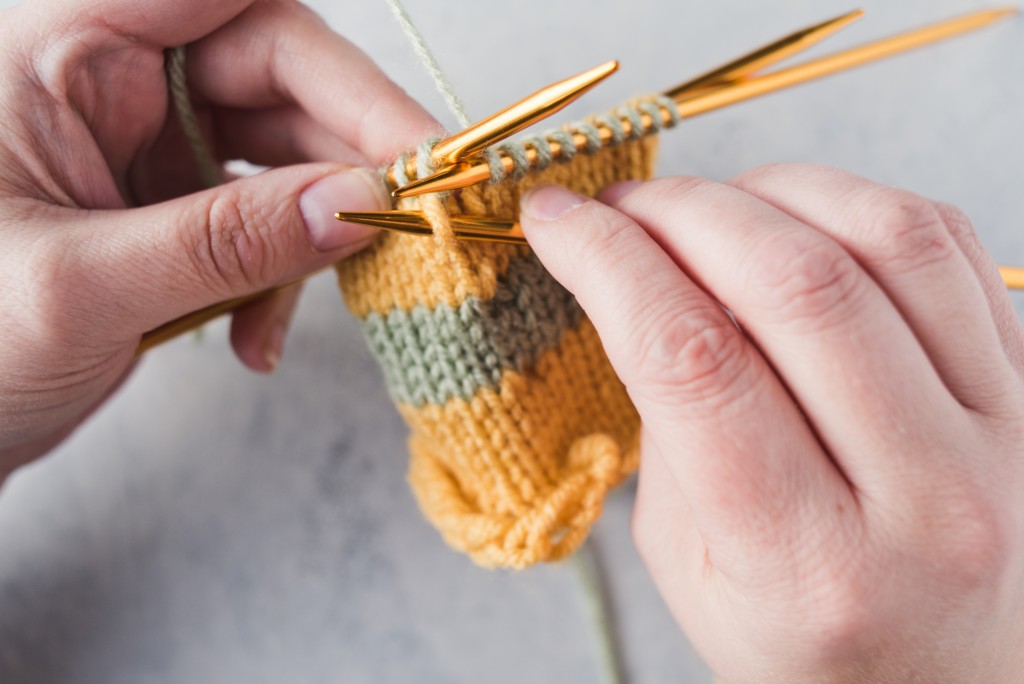 How do I knit jogless stripes in the round? - I Like Knitting